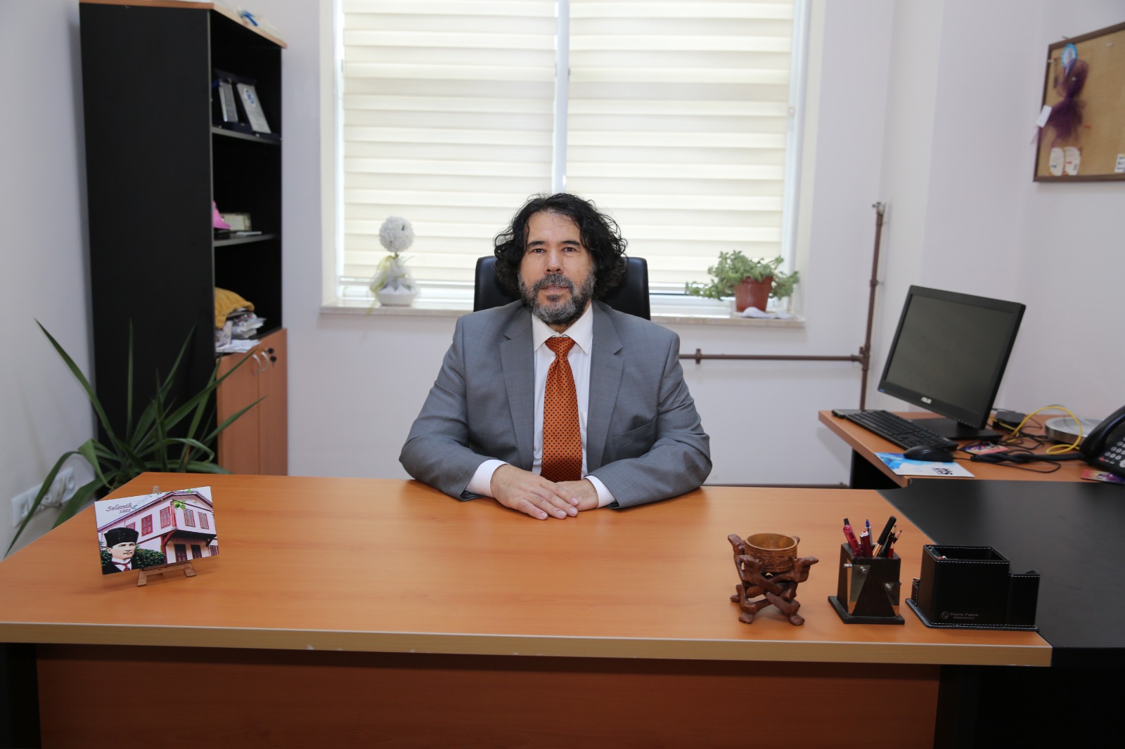 Öğretim Üyesi Resmi